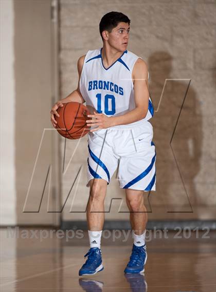 Thumbnail 2 in St. Mary's vs Rancho Bernardo (Torrey Pines Holiday Classic) photogallery.
