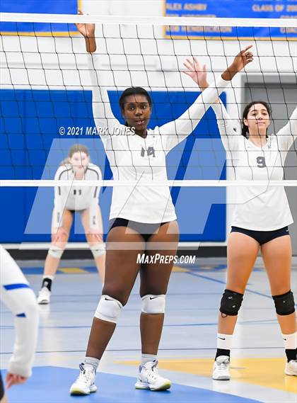 Thumbnail 2 in Rancho Solano Prep vs. Camelback (PCDS Desert Classic) photogallery.