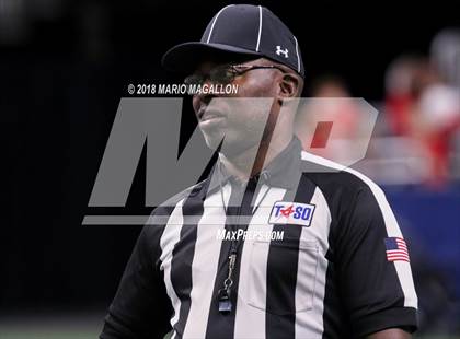 Thumbnail 2 in Veterans Memorial vs Veterans Memorial (UIL 5A Region Playoff) photogallery.