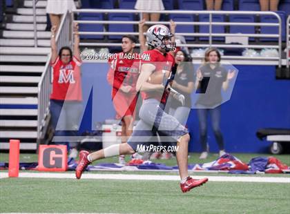 Thumbnail 3 in Veterans Memorial vs Veterans Memorial (UIL 5A Region Playoff) photogallery.