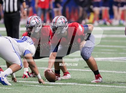 Thumbnail 2 in Veterans Memorial vs Veterans Memorial (UIL 5A Region Playoff) photogallery.