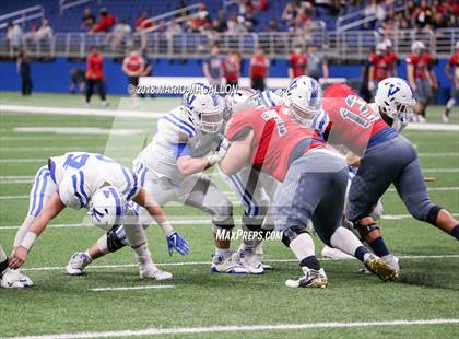 Thumbnail 2 in Veterans Memorial vs Veterans Memorial (UIL 5A Region Playoff) photogallery.