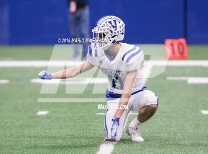 Thumbnail 3 in Veterans Memorial vs Veterans Memorial (UIL 5A Region Playoff) photogallery.