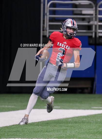 Thumbnail 3 in Veterans Memorial vs Veterans Memorial (UIL 5A Region Playoff) photogallery.