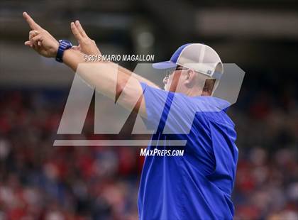 Thumbnail 2 in Veterans Memorial vs Veterans Memorial (UIL 5A Region Playoff) photogallery.