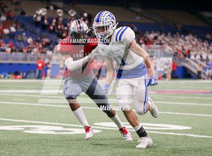 Thumbnail 2 in Veterans Memorial vs Veterans Memorial (UIL 5A Region Playoff) photogallery.