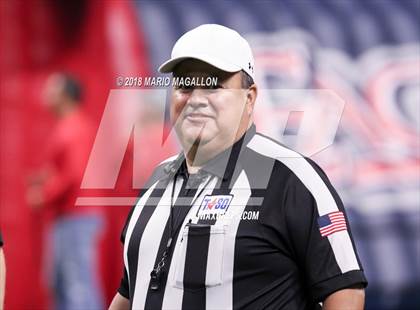 Thumbnail 3 in Veterans Memorial vs Veterans Memorial (UIL 5A Region Playoff) photogallery.