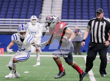 Thumbnail 3 in Veterans Memorial vs Veterans Memorial (UIL 5A Region Playoff) photogallery.