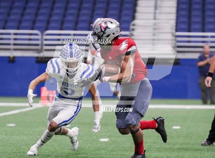 Thumbnail 1 in Veterans Memorial vs Veterans Memorial (UIL 5A Region Playoff) photogallery.