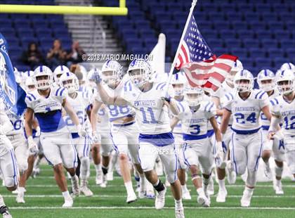 Thumbnail 1 in Veterans Memorial vs Veterans Memorial (UIL 5A Region Playoff) photogallery.