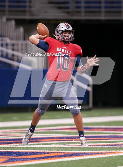 Thumbnail 1 in Veterans Memorial vs Veterans Memorial (UIL 5A Region Playoff) photogallery.