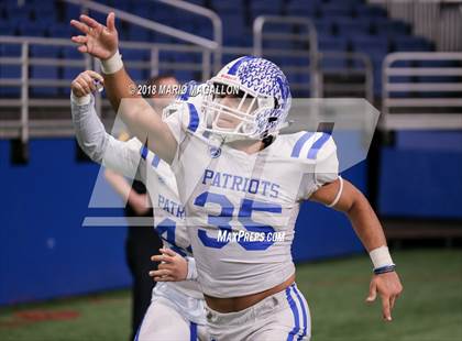 Thumbnail 2 in Veterans Memorial vs Veterans Memorial (UIL 5A Region Playoff) photogallery.