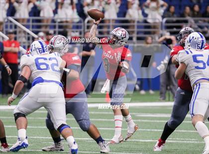 Thumbnail 1 in Veterans Memorial vs Veterans Memorial (UIL 5A Region Playoff) photogallery.