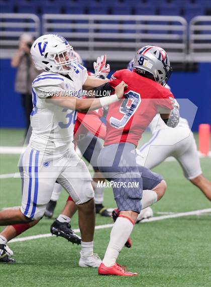 Thumbnail 1 in Veterans Memorial vs Veterans Memorial (UIL 5A Region Playoff) photogallery.