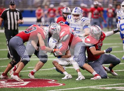 Thumbnail 1 in Veterans Memorial vs Veterans Memorial (UIL 5A Region Playoff) photogallery.