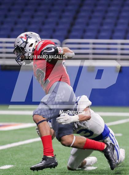 Thumbnail 2 in Veterans Memorial vs Veterans Memorial (UIL 5A Region Playoff) photogallery.