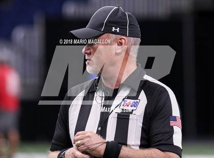 Thumbnail 3 in Veterans Memorial vs Veterans Memorial (UIL 5A Region Playoff) photogallery.