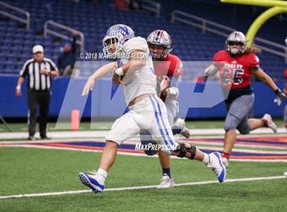 Thumbnail 2 in Veterans Memorial vs Veterans Memorial (UIL 5A Region Playoff) photogallery.