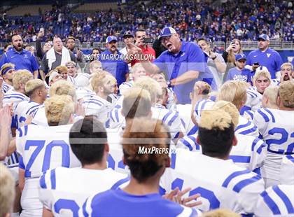 Thumbnail 3 in Veterans Memorial vs Veterans Memorial (UIL 5A Region Playoff) photogallery.
