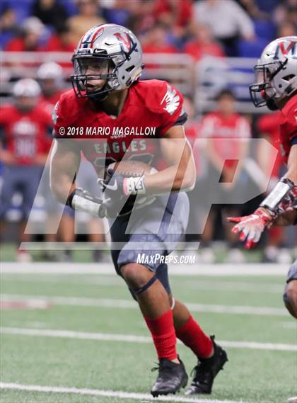 Thumbnail 1 in Veterans Memorial vs Veterans Memorial (UIL 5A Region Playoff) photogallery.