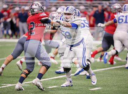 Thumbnail 3 in Veterans Memorial vs Veterans Memorial (UIL 5A Region Playoff) photogallery.