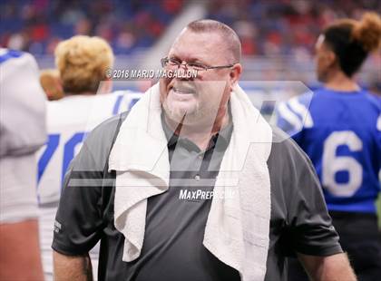 Thumbnail 2 in Veterans Memorial vs Veterans Memorial (UIL 5A Region Playoff) photogallery.