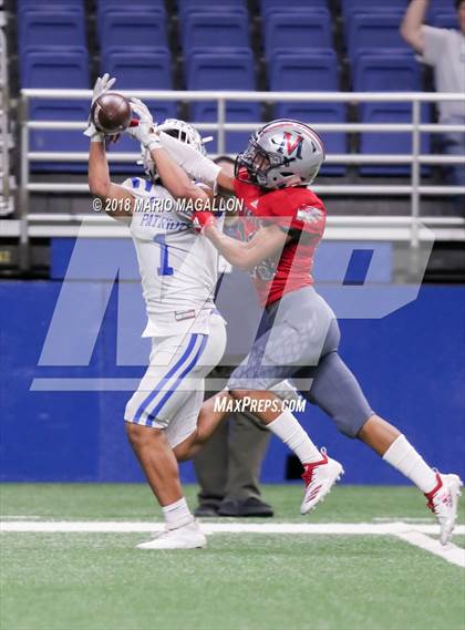 Thumbnail 3 in Veterans Memorial vs Veterans Memorial (UIL 5A Region Playoff) photogallery.