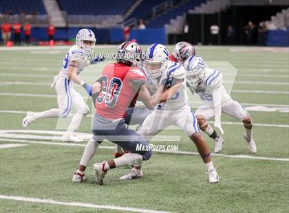 Thumbnail 1 in Veterans Memorial vs Veterans Memorial (UIL 5A Region Playoff) photogallery.
