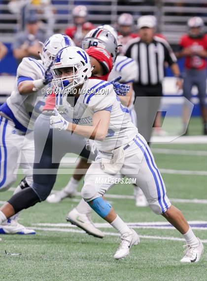 Thumbnail 2 in Veterans Memorial vs Veterans Memorial (UIL 5A Region Playoff) photogallery.