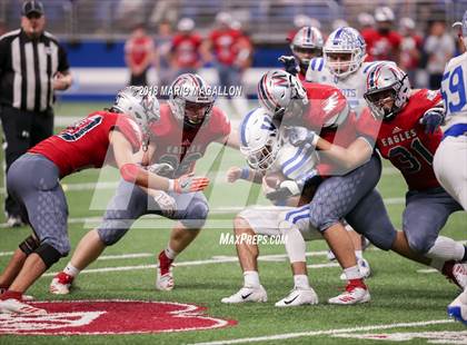 Thumbnail 2 in Veterans Memorial vs Veterans Memorial (UIL 5A Region Playoff) photogallery.