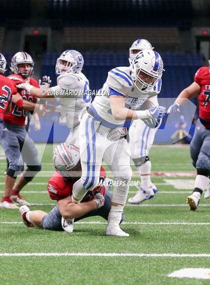 Thumbnail 2 in Veterans Memorial vs Veterans Memorial (UIL 5A Region Playoff) photogallery.