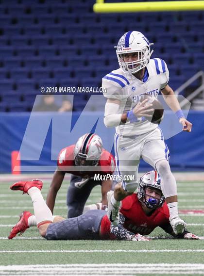 Thumbnail 2 in Veterans Memorial vs Veterans Memorial (UIL 5A Region Playoff) photogallery.
