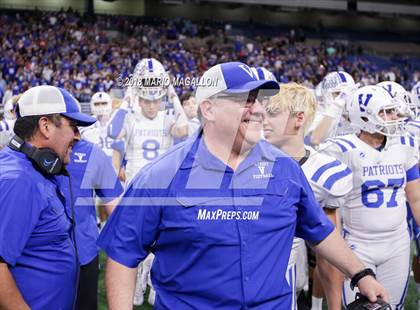 Thumbnail 1 in Veterans Memorial vs Veterans Memorial (UIL 5A Region Playoff) photogallery.