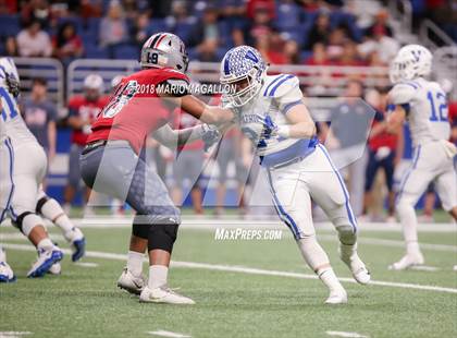 Thumbnail 3 in Veterans Memorial vs Veterans Memorial (UIL 5A Region Playoff) photogallery.