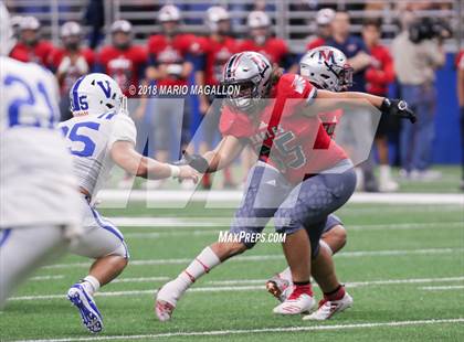 Thumbnail 1 in Veterans Memorial vs Veterans Memorial (UIL 5A Region Playoff) photogallery.