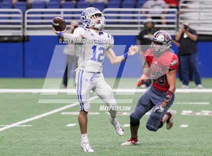 Thumbnail 1 in Veterans Memorial vs Veterans Memorial (UIL 5A Region Playoff) photogallery.