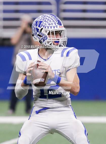 Thumbnail 3 in Veterans Memorial vs Veterans Memorial (UIL 5A Region Playoff) photogallery.