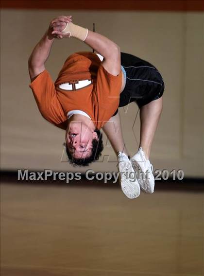Thumbnail 1 in Hutto vs Johnson (Texas 4A Region 4 Bi-District) photogallery.