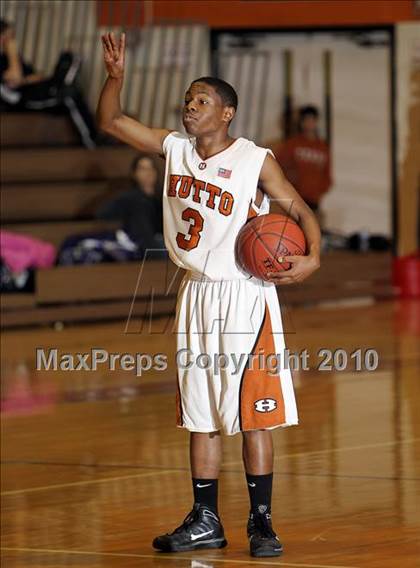 Thumbnail 1 in Hutto vs Johnson (Texas 4A Region 4 Bi-District) photogallery.