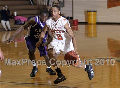 Thumbnail 1 in Hutto vs Johnson (Texas 4A Region 4 Bi-District) photogallery.