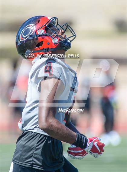 Thumbnail 1 in Centennial vs Sierra Canyon (Honor Bowl) photogallery.