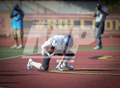 Thumbnail 1 in Centennial vs Sierra Canyon (Honor Bowl) photogallery.