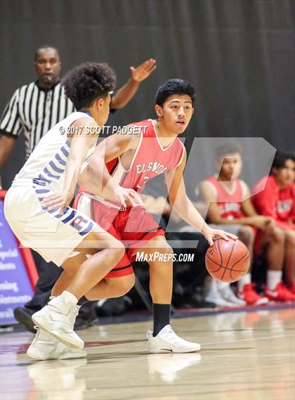 Thumbnail 3 in Elsinore vs. Roosevelt photogallery.