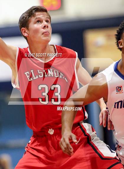 Thumbnail 2 in JV: Elsinore vs. Roosevelt photogallery.