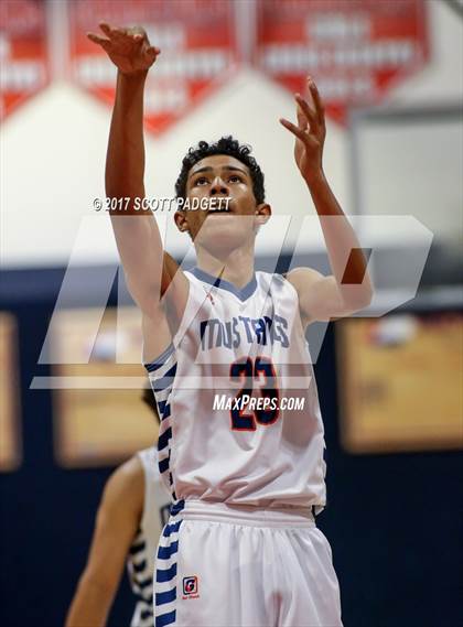 Thumbnail 2 in Elsinore vs. Roosevelt photogallery.