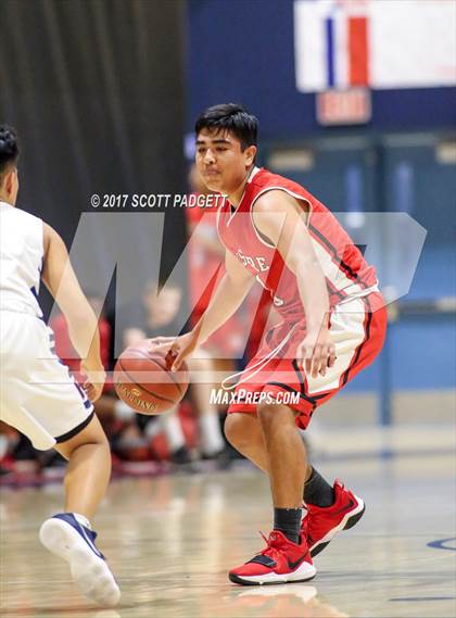 Thumbnail 2 in Elsinore vs. Roosevelt photogallery.