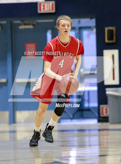 Thumbnail 1 in Elsinore vs. Roosevelt photogallery.