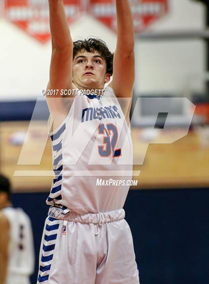Thumbnail 3 in Elsinore vs. Roosevelt photogallery.