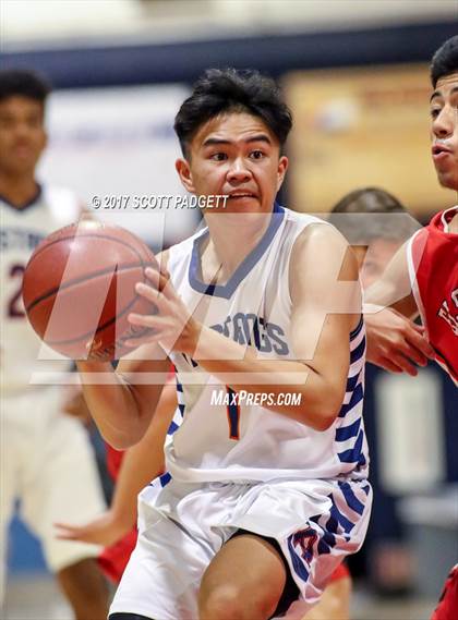 Thumbnail 3 in Elsinore vs. Roosevelt photogallery.