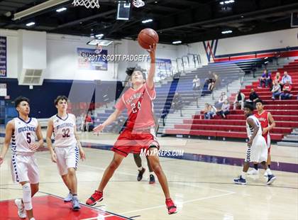 Thumbnail 2 in JV: Elsinore vs. Roosevelt photogallery.